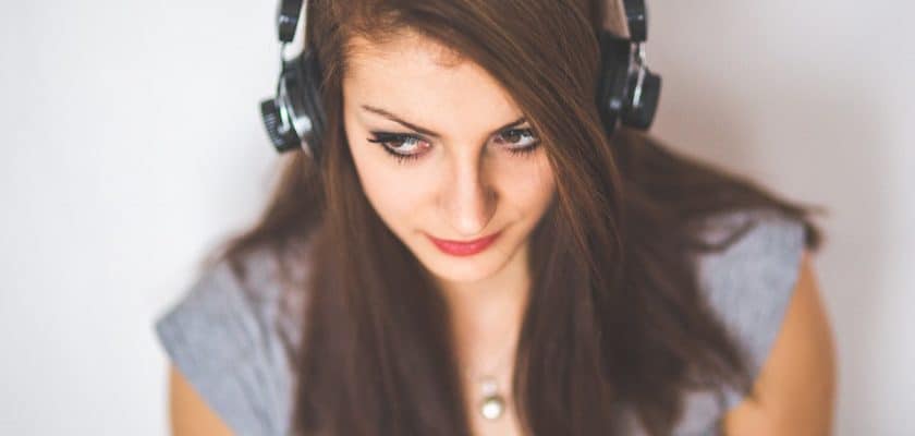 How to play YouTube Video in background